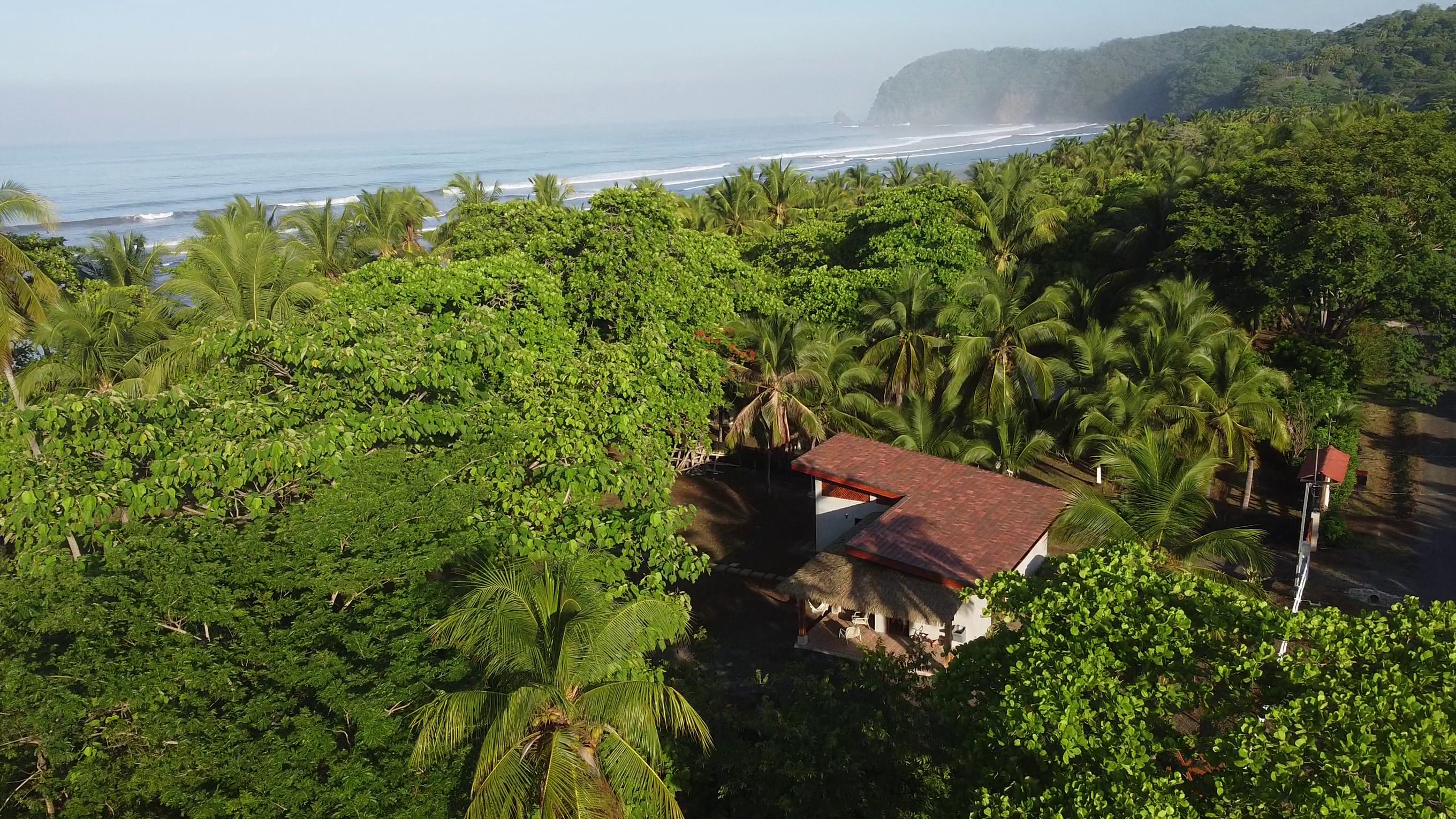 Playa virgen y solitaria en el sur de Nicoya, Costa Rica