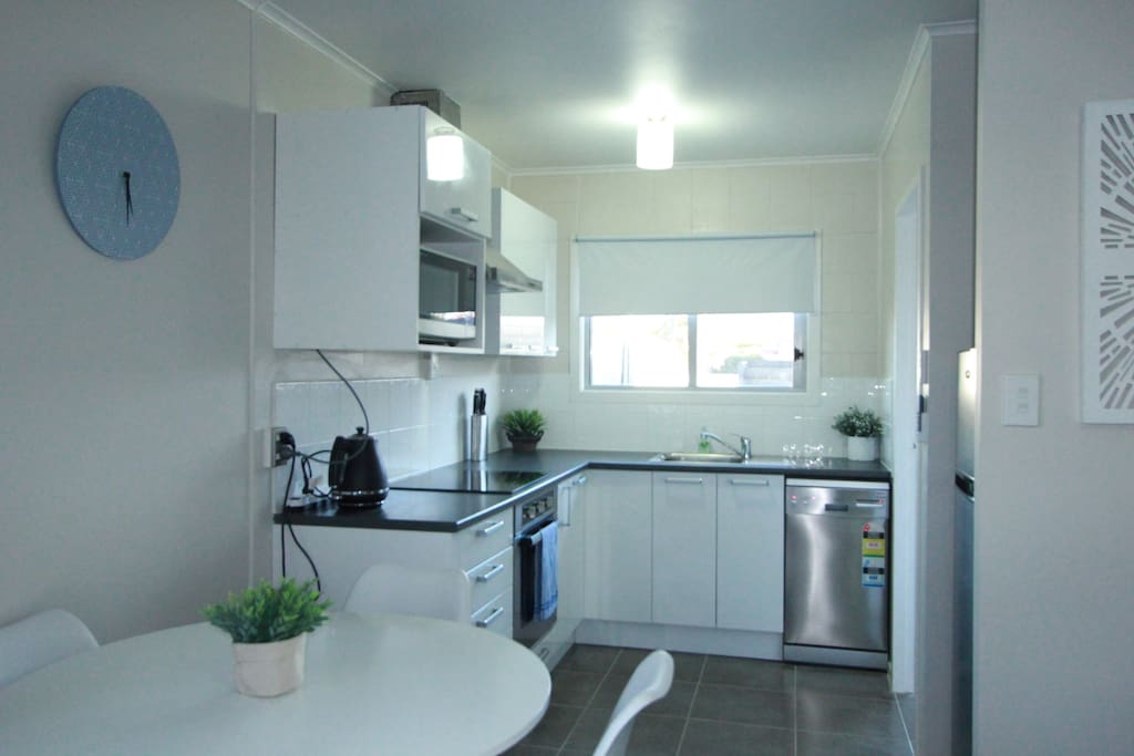 Rose Apartments Rotorua Unit 2 With Spa Rose Apartments