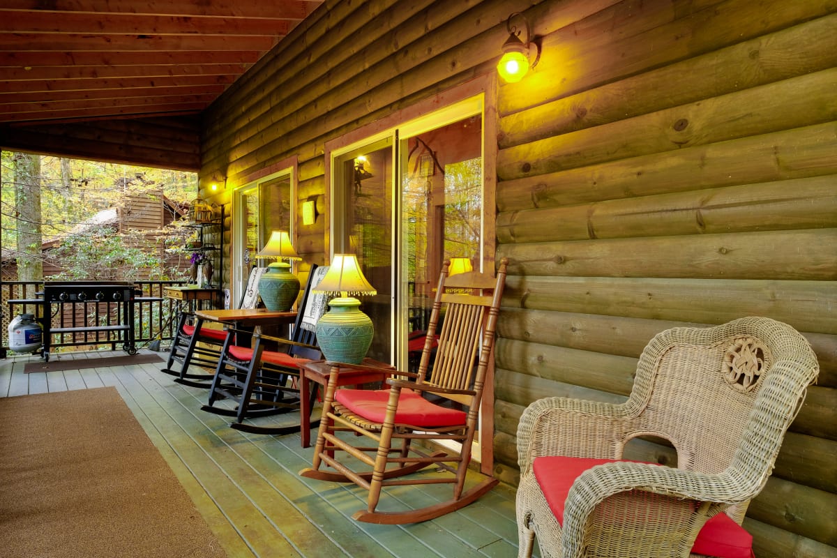 Cabins In Helen Ga | Book Bear Creek Lodge and Cabins in Helen Ga