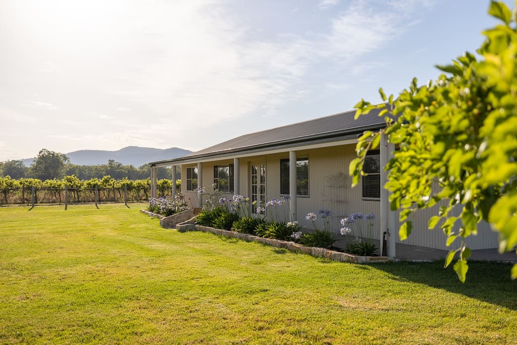 Vineyard Cottage Mudgee in Mudgee by Your Innkeeper