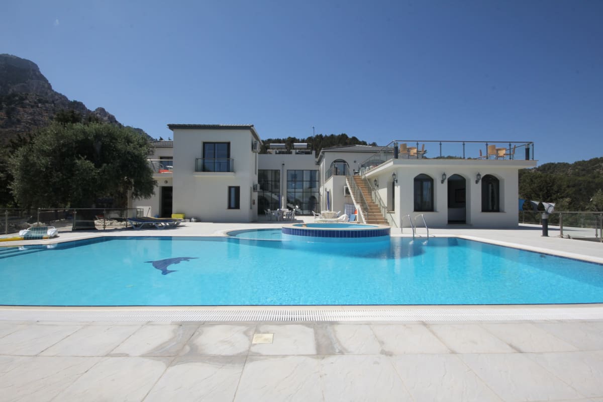 Bretts Landing ( Karsiyaka)Villas for rent https//www.villabook.co.uk